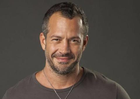 Malvino Salvador passa o Natal com a família em Manaus 