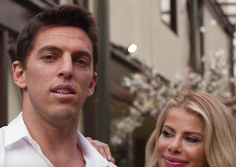 Amaury Nunes cai no choro ao descobrir que será pai de filho de Karina Bacchi