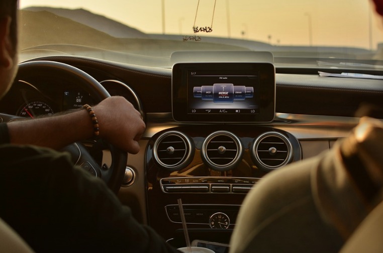 Usuários de app de transporte reclamam do valor 'abusivo' de corridas na noite de natal