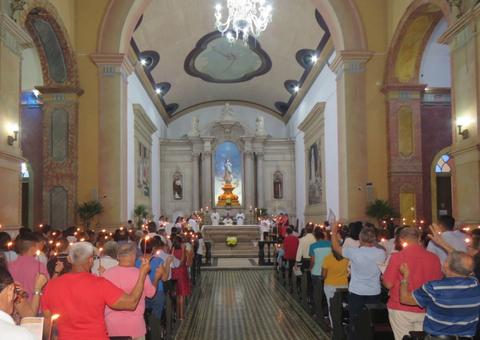Em despedida de Dom Sérgio, fiéis lotam Igreja da Matriz na Missa do Galo 
