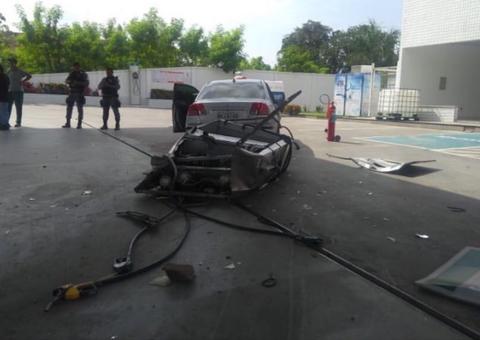 Alcoolizado, sargento da PM destrói bomba de combustível de posto em Manaus 