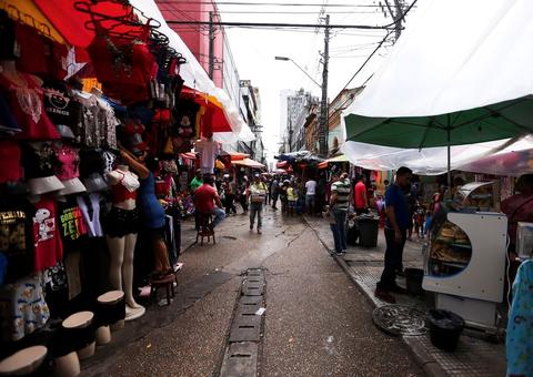 Mais de 50% da população do Amazonas está com nome sujo, indica Serasa
