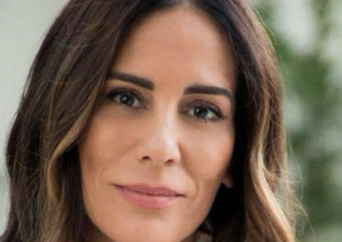 Em clique raro, filho caçula de Gloria Pires surge com os cabelos platinados 