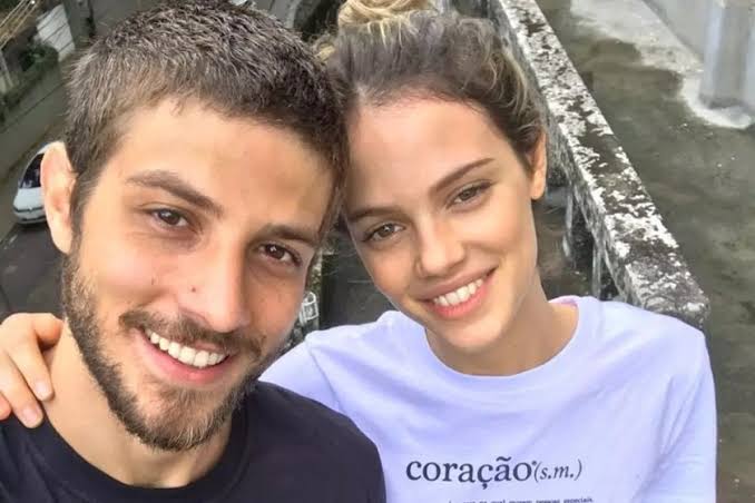 Nasce a filha de Chay Suede e Laura Neiva