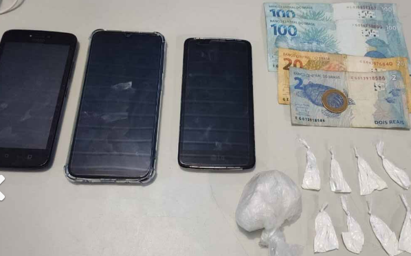 Homens são presos com drogas em barco no Amazonas