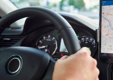 Trio atrai motorista de app para emboscada e rouba carro em Manaus