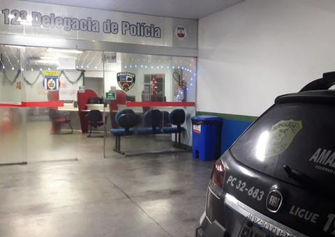 Suspeito de amarrar vítima para roubar carro é espancado e preso em Manaus