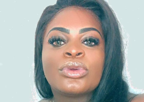 Jojo Todynho causa ao posar de lingerie transparente na cama: 'Acordei gostosa'