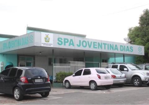 Em Manaus, homem morre após ser encurralado e baleado em beco