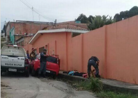 Homens armados são presos suspeitos de roubar carro em Manaus
