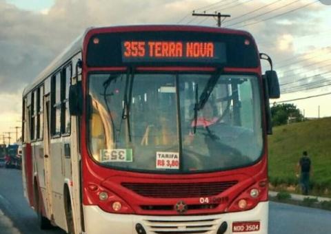 Em Manaus, homem é preso suspeito de assaltar passageiros em ônibus
