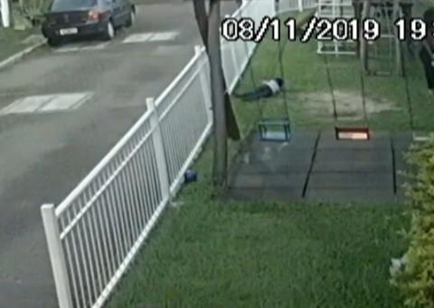 Babá é presa por dopar gêmeos de 3 anos com remédio para ansiedade