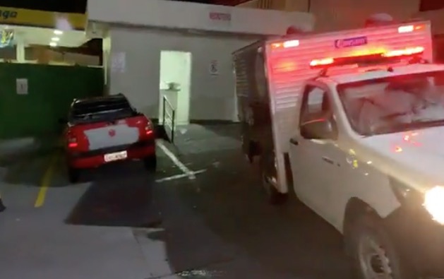 Homem tem o corpo crivado de balas em via pública de Manaus