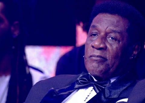 PopStar: Tony Tornado alfineta Chico Buarque: 'Canta mal'