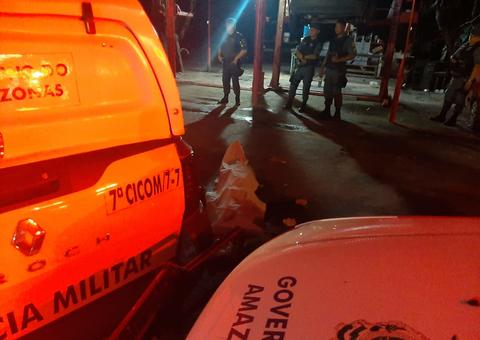 Jovem morre no meio da rua ao ser baleado pela polícia em Manaus