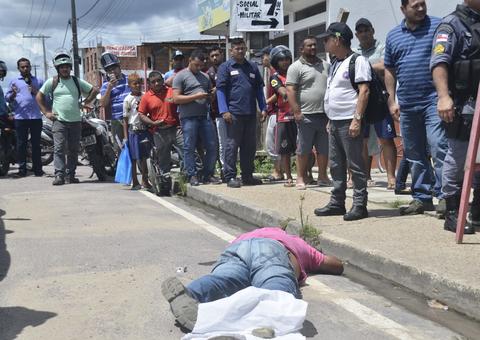 Em Manaus, homem é morto a tiros por pistoleiro em motocicleta 