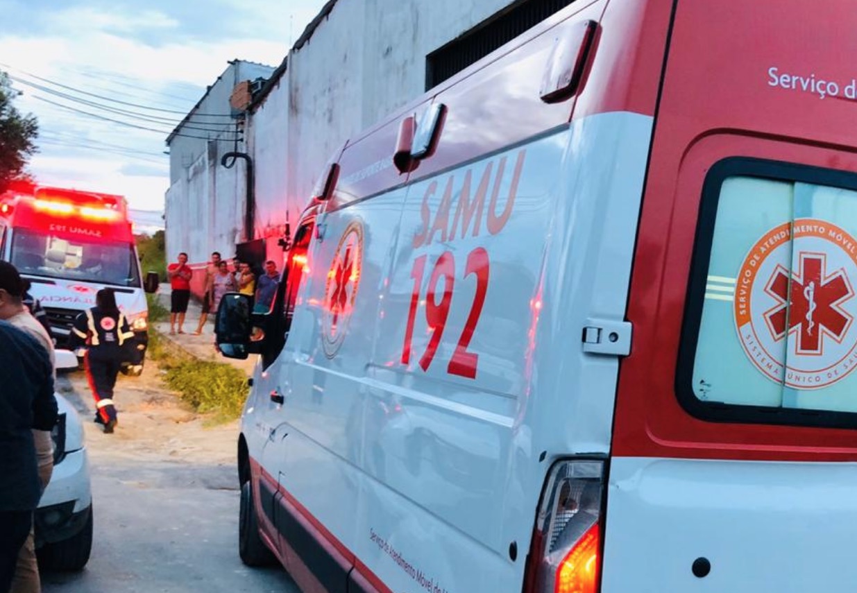 Briga de vizinhos após bebedeira acaba com um hospitalizado em Manaus