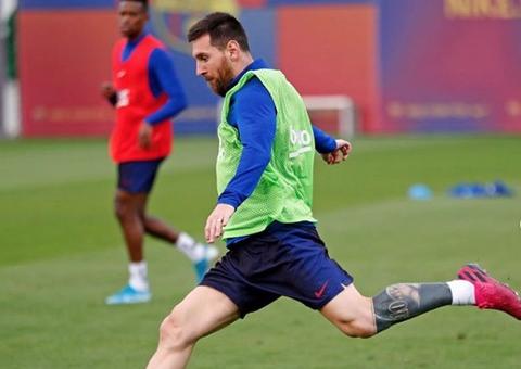 Messi tem meta de se tornar melhor que Pelé em 2020, diz Barcelona