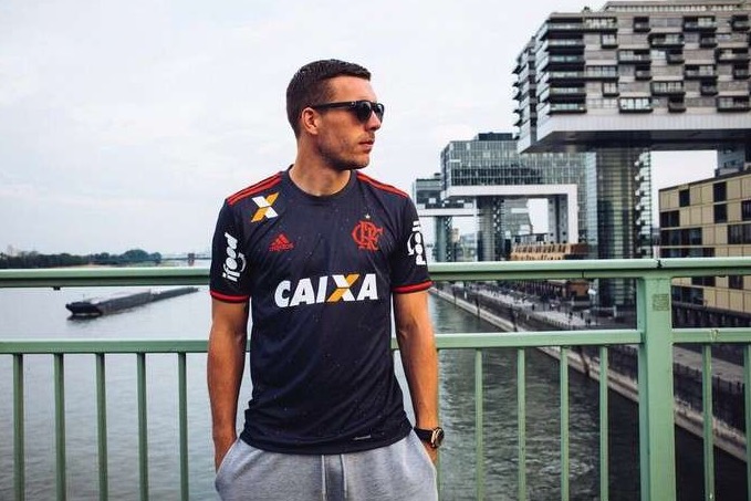 Lukas Podolski interessa ao Flamengo, diz jornal alemão 