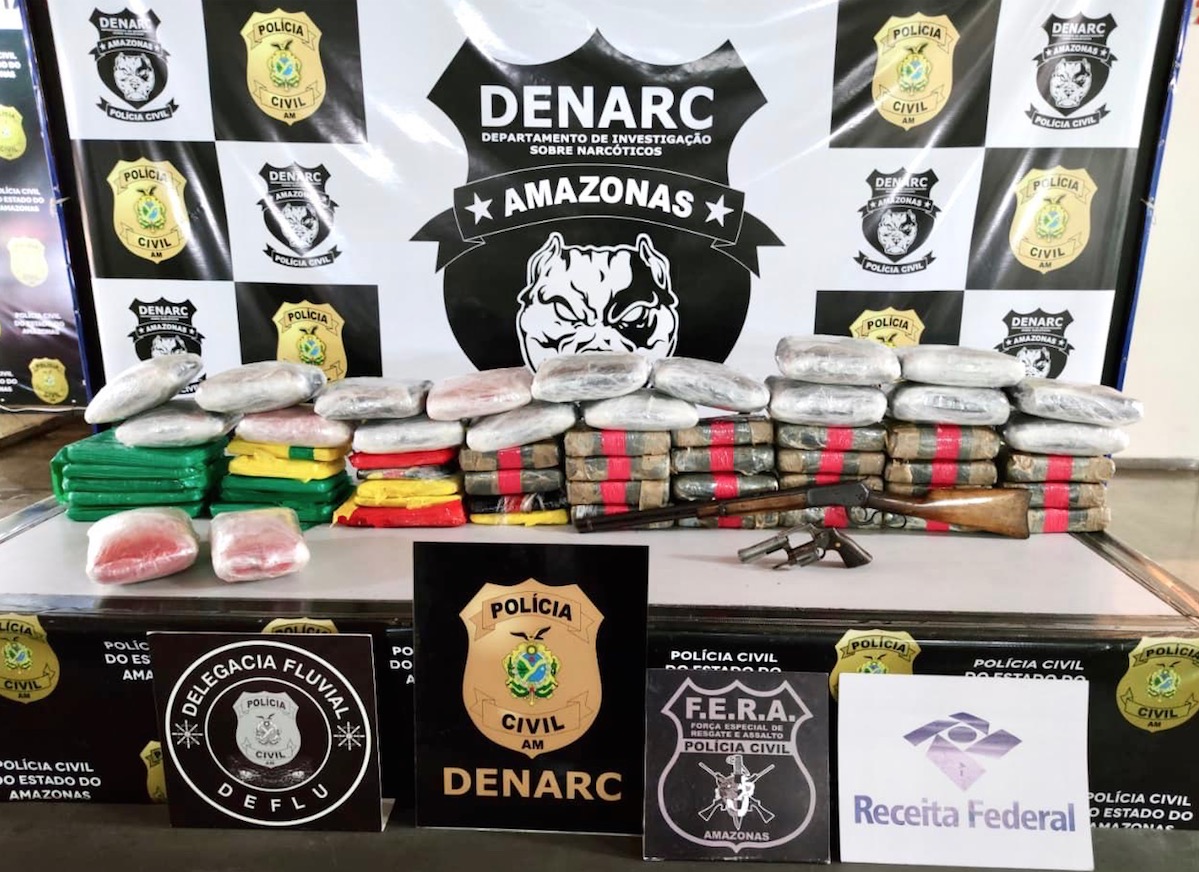 Quatro são presos e 80kg de drogas são apreendidas em embarcações no Amazonas
