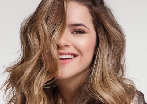 Maisa intriga internautas ao publicar foto da mãe: 'clone''