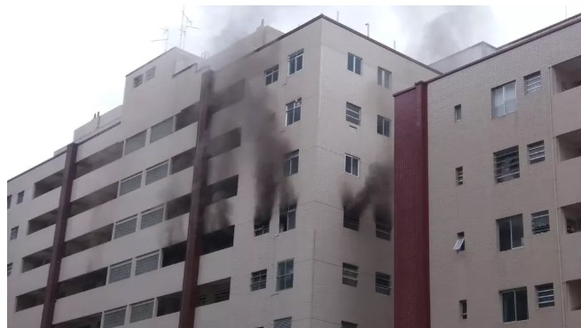 Celular superaquece, provoca incêndio e destrói dois apartamentos 