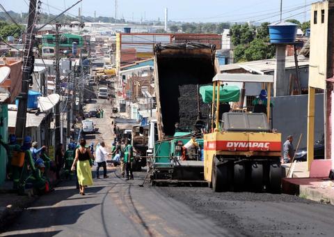 Via do bairro Armando Mendes é recapeada em Manaus