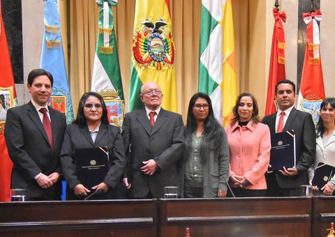 Bolívia anuncia novas eleições presidenciais em 3 de maio