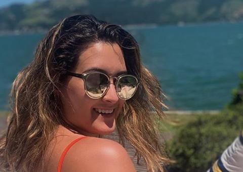 Bia Bonemer, filha de Fátima Bernardes, mostra bronzeado após viagem de fim de ano