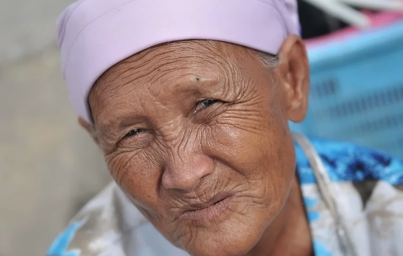 Projeto muda de 60 para 65 anos idade para pessoa ser considerada idosa