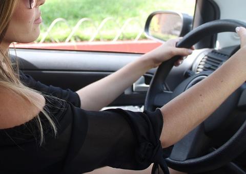 Mulher vítima de violência doméstica poderá comprar carro com isenção de IPI