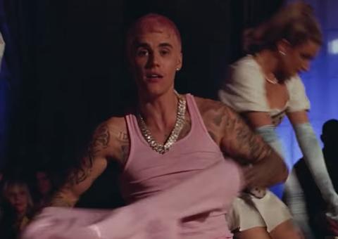 Justin Bieber volta com tudo e lança clipe após pausa na carreira