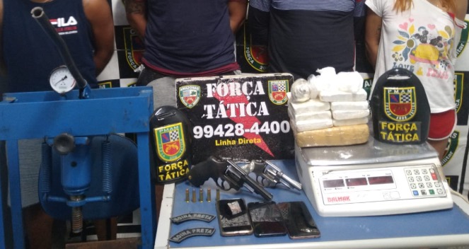 Especialista em 'delivery' de drogas, grupo é preso em flagrante em Manaus