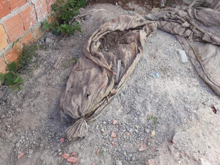 Trabalhadores encontram ossada durante escavação para obras em Manaus