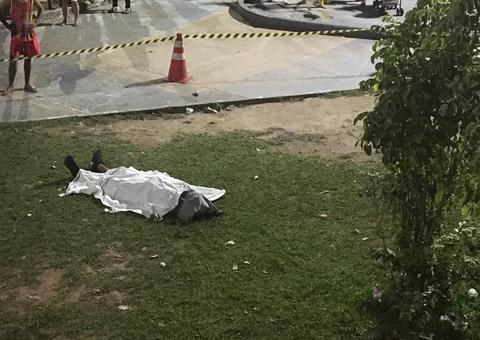 Com 10 tiros, jovem pode ter sido morto por engano em Manaus