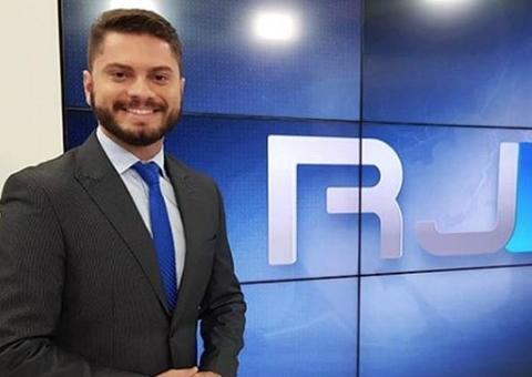Ex-apresentador da Globo posta foto romântica e se declara ao namorado: 'Você é meu e eu sou teu'