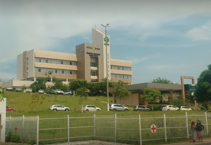 Homem leva três tiros no rosto enquanto caminhava em rua de Manaus