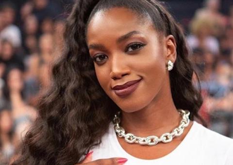 Iza exibe corpo monumental em fotos e arranca elogios: 'deusa'