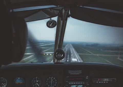 Presidente ucraniano se manifesta sobre mortes em queda de avião