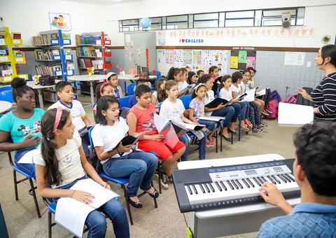Ciência na Escola leva música para aula de inglês em Manaus