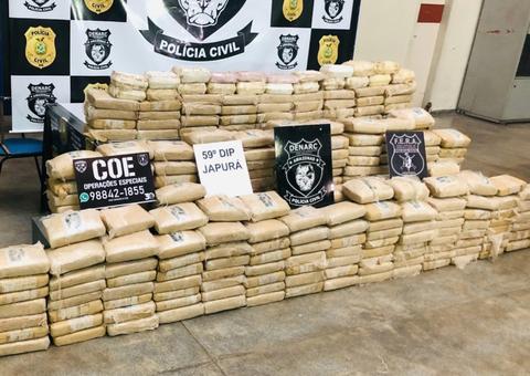 Meia tonelada de drogas é apreendida em área de mata no Amazonas