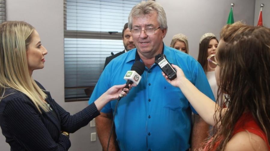 Prefeito é morto a tiros  ao sair de sede do Executivo