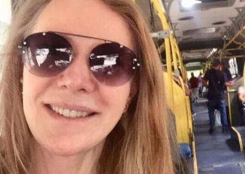 Em ano eleitoral, Vanessa Grazziotin posta selfie em ônibus e revolta seguidores