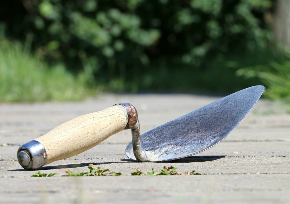 Pedreiro é preso por matar homem que pisou em cimento fresco