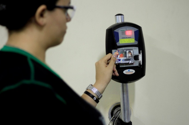 Em Manaus, passageiros são convocados para revalidação do cartão Passa Fácil