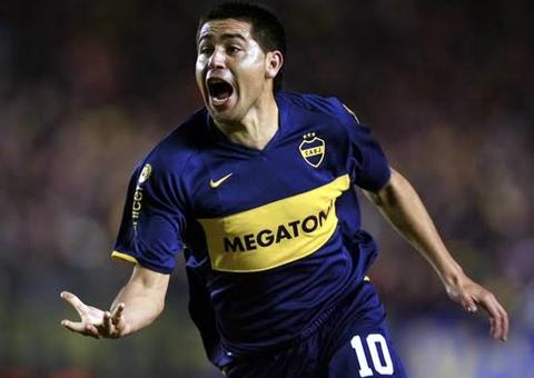 Dupla homenagem faz de Aimar Riquelme atração em time da Copinha