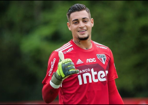 Goleiro Jean tem contrato suspenso com São Paulo após acusações de agredir mulher