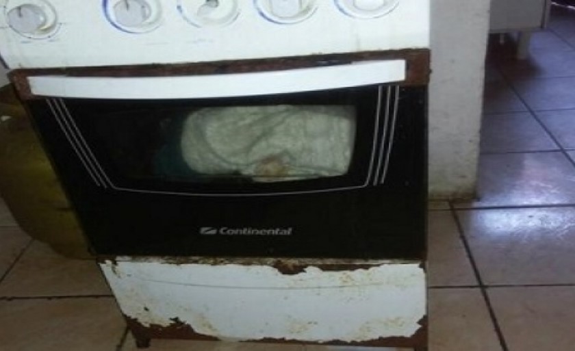 Homem que usava fogão para guardar drogas é preso em Manaus