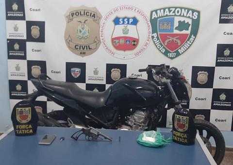 Jovem é detido com arma e droga após tentar fugir de abordagem policial no Amazonas 