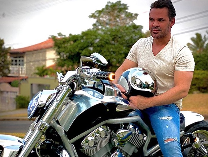 Eduardo Costa tem mansão bloqueada pela justiça